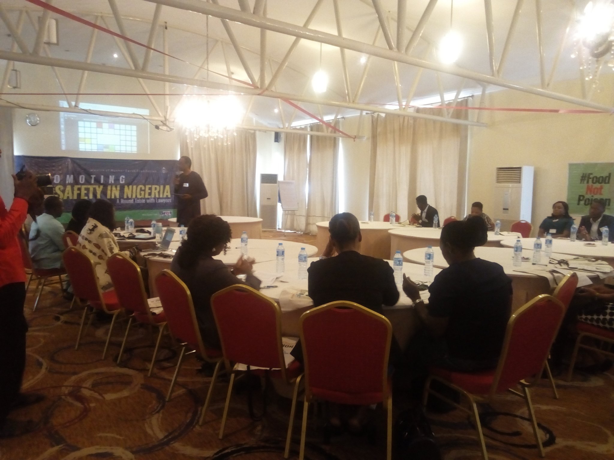 LawyersRoundtable4